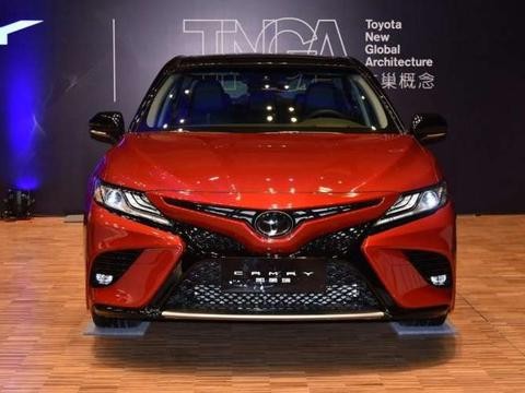 22万选迈腾? 为什么不选这款车, 颜值内饰豪华都是一流!