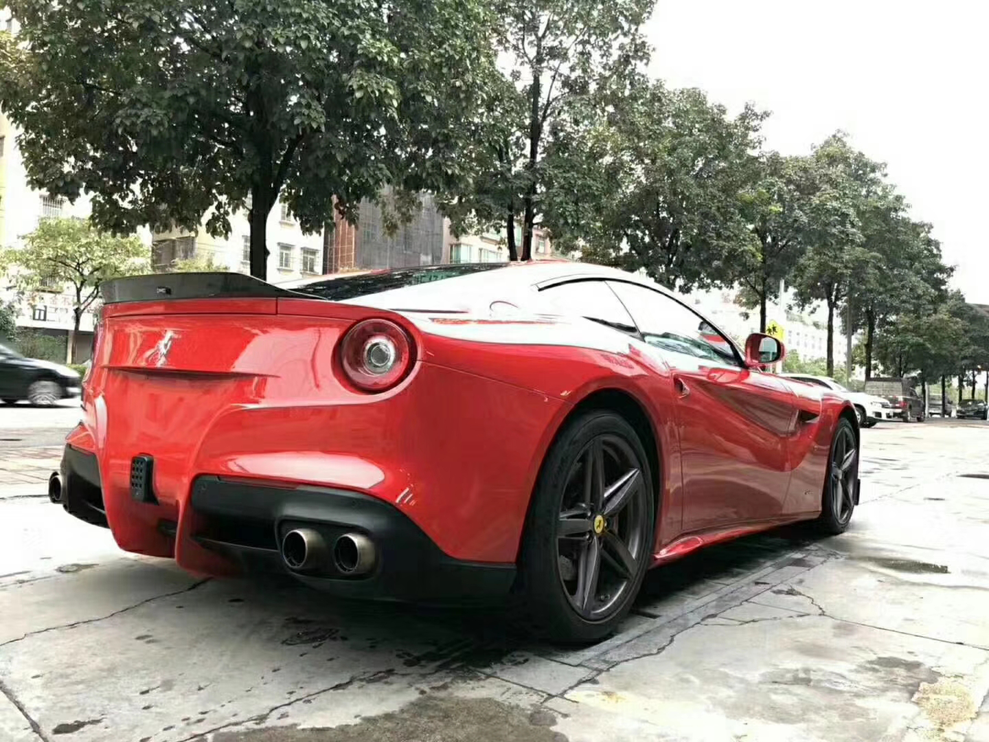 法拉利的这款车,黄江二手车两年直降四百万