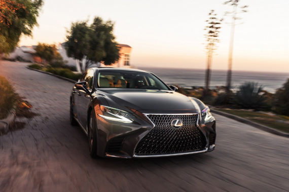 外媒评雷克萨斯LS集锦，日系黑科技旗舰能叫板A8、S级吗？