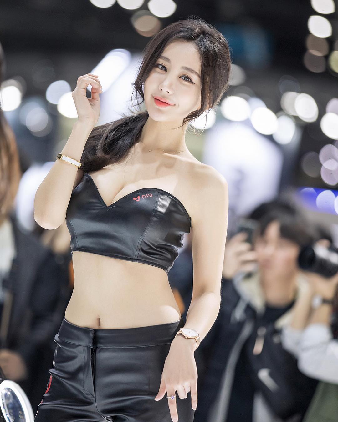 车展，楚楚动人车模最抢眼了！