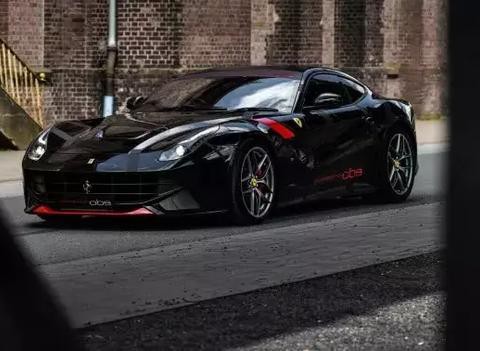 Ferrari F12就是不一般，黑色法拉利犹如魅影！