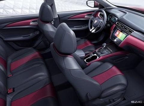 荣威i5内饰官图发布 运动气息十足/定位全新三厢轿车