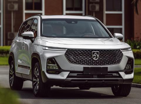 终于见到真面孔 宝骏全新SUV