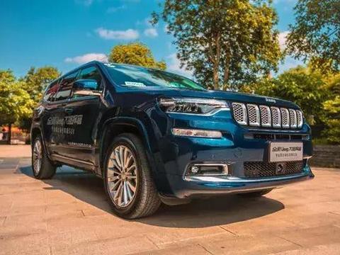 好车不怕晚，砍向汉兰达的都是“杀手锏”，试驾Jeep大指挥官