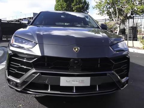 兰博基尼首台SUV，赚翻了还比卡宴大一圈，3.6s破百太亮眼！