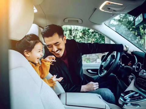 奶爸风格奔驰V级 温馨组图欣赏