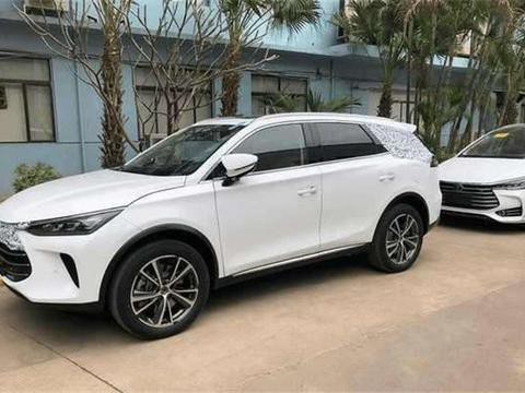 国内一男子25万买比亚迪唐二代，到手当天，就玩起了“吃鸡！”