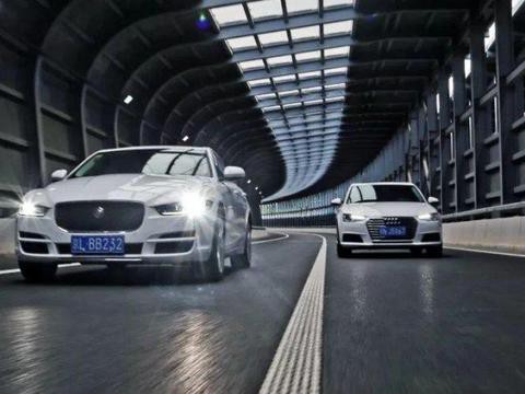 同样花30万买豪华品牌轿车，为什么年轻人更喜欢它？