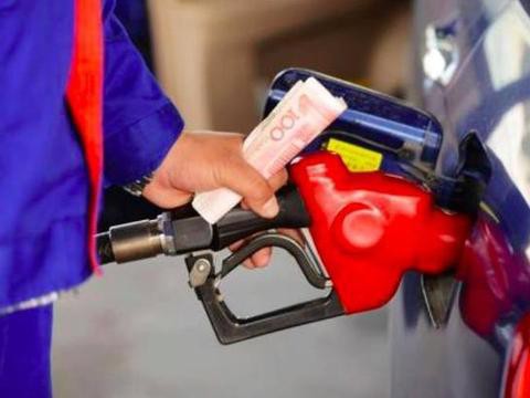 全球公认油耗最高的4辆车，跑11分钟加一次油，白送你都开不起！