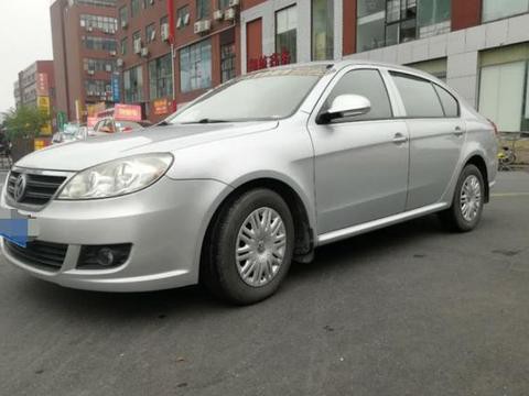 落地价43万，现在只需29万，车主：标准的奔驰风格，车内与外隔绝