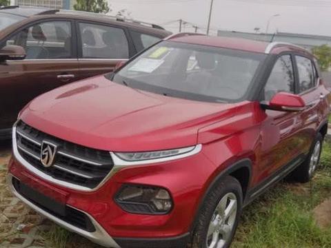 媳妇想买辆SUV代步,预算十万内带自动挡,最终选了这款国产车