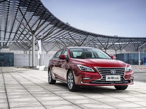 国产劲销B级轿车，首月卖出1万多台，1.5T不足10万还配全景天窗