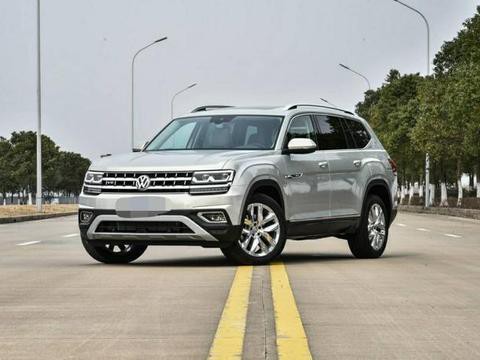 品牌不输丰田，轴距近3米，比汉兰达空间大，这价格很划算