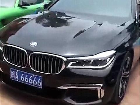 福州土豪聚会，来的都是宝马、奔驰、奥迪，但车牌能抵一栋房！