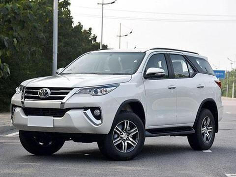 丰田7座SUV，长近4米8，越野不输普拉多，纯进口27万，很值