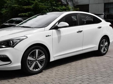 上市卖17万买不起，如今低至10.68万，档次不输迈腾，谁还买捷达