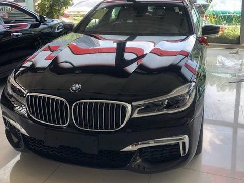 配置应有尽有，宝马740li尊享型，六缸发动机才能叫豪车！