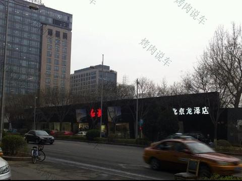 红旗把店开在劳斯莱斯隔壁,不挣钱没关系,关键是气派