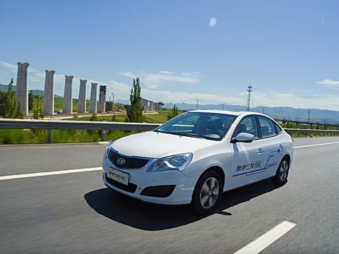 1度电跑7.69公里，续航310公里，纯电现代伊兰特打出品质牌