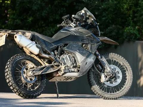 KTM 790 Adventure R试产样车亮相，众多亮点首次曝光！