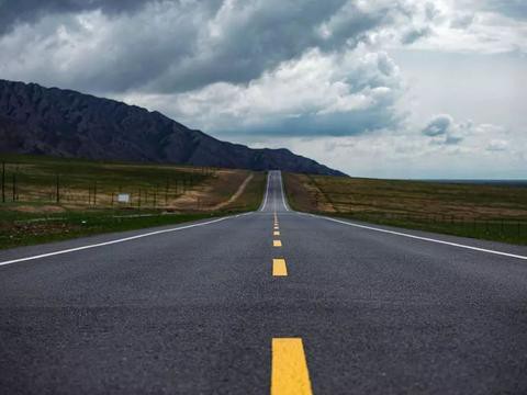 游记|全新BMW X3：从北疆到南疆，跨越天山无处不担当！