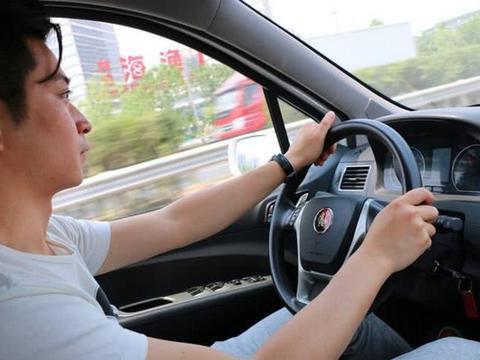 收入多少才适合买车？网友：感觉十万的车都养不起