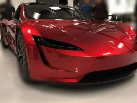 搭200kWh超大容量电池组，外形炫酷运动，1.9秒破百