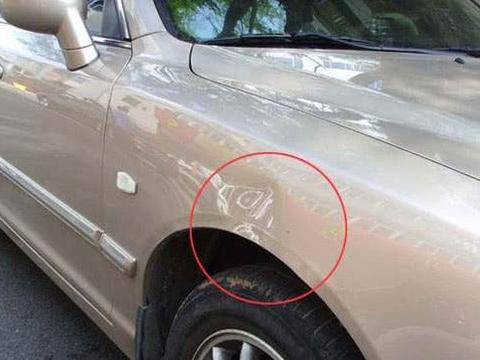 汽车出现划痕是走保险还是自费？这里告诉你答案