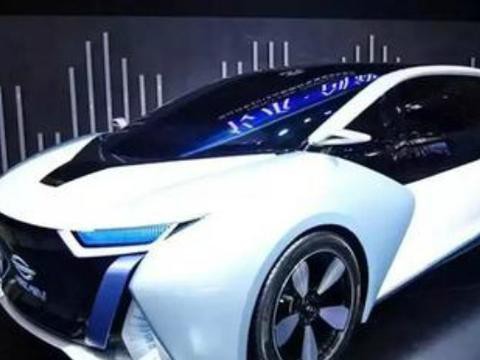 李嘉诚投资几十亿，长江汽车推出全新力作，让人意外