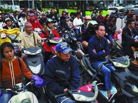 近期“限行“动态汇总，都在这个专题里