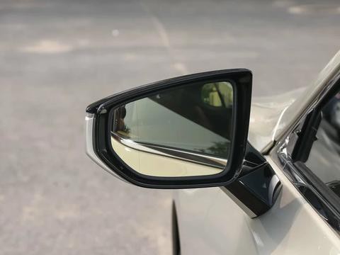 “20-30万中大型三厢车“有新的文章更新，请注意查收