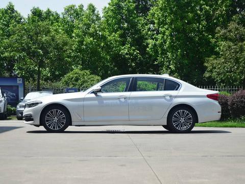 速递!新鲜的“30-50万欧系中大型三厢车“资讯全在这，看我就够了