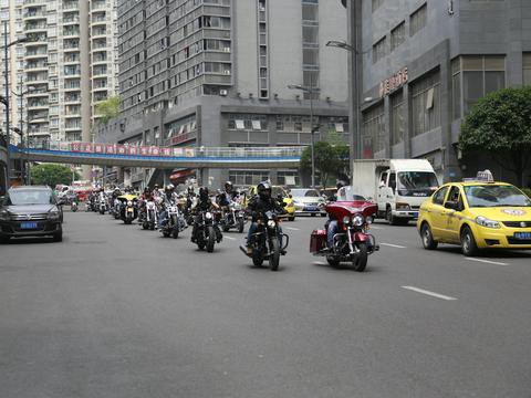 又是一年摩博会，重庆哈雷车友将迎大规模巡游