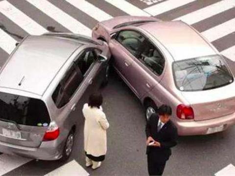 别再给保险公司送钱了！车险买以下4种足够，买别的就是在浪费钱