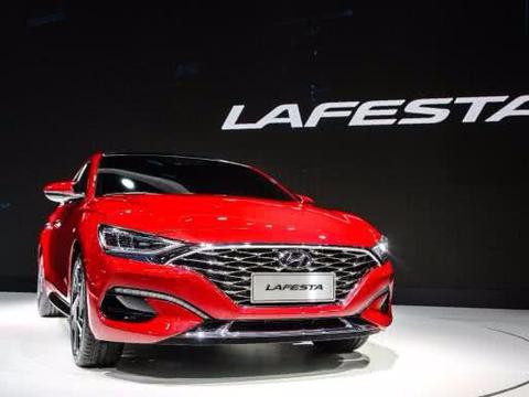 这里有“中型三厢车“的最新资讯请不要错过