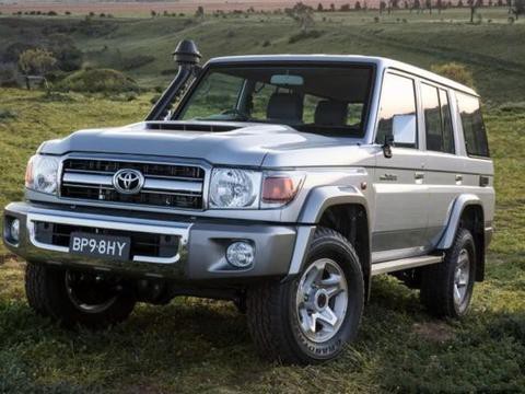 15万买车位被占，2000买二手夏利堵他，一堵就是970天