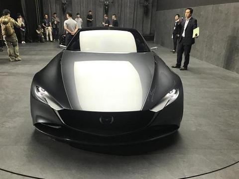 马自达旗下VISION COUPE与RX-VISION两款概念车在上海正式亮相
