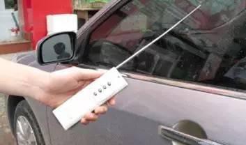 汽车防盗多重要？别等车窗被砸了才后悔……