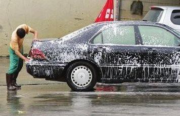 养一辆十万左右的汽车一年需要多少钱？都有哪些费用呢？