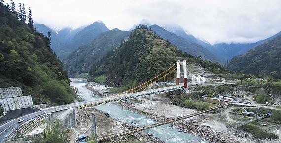 “瑞士小镇”鲁朗 “桃花夭夭” 林芝