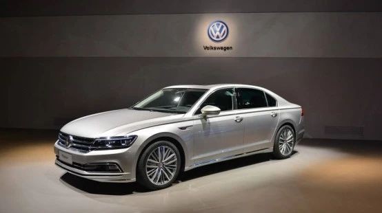 是谁让你放弃A6L——“大众旗舰轿车”辉昂，越级豪华有点范儿