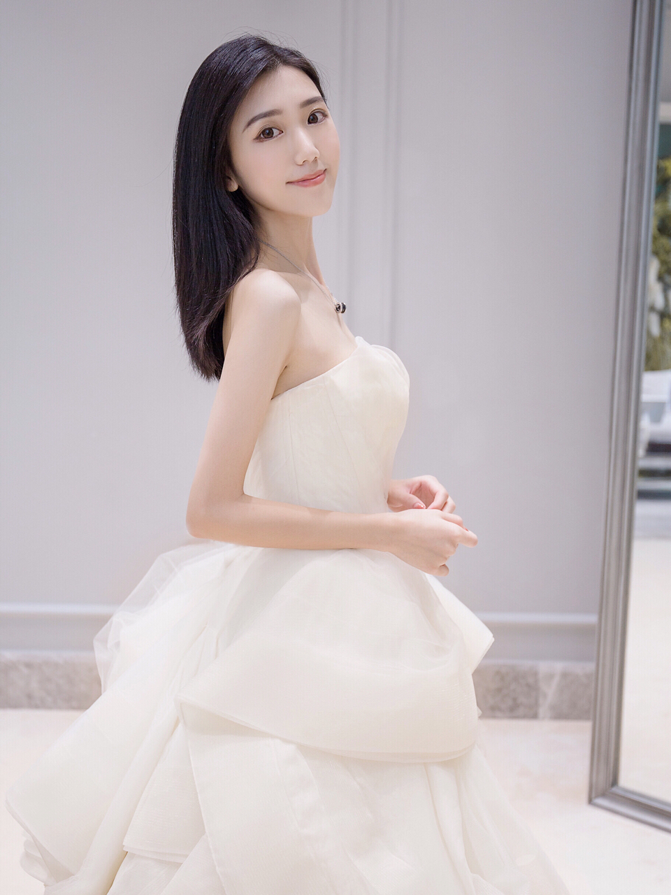 最美的新娘穿漂亮的婚纱,这一定是一场浪漫的婚礼.