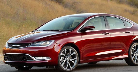 克拉斯勒旗下入门级轿车200C, 长5米配V6, 仅16万