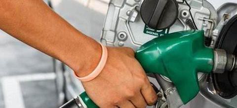 油加水 4767-hespqrx8384310.jpg