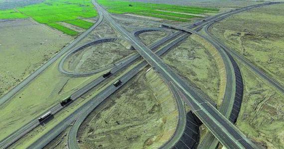 这条公路花费了370亿，路上却没遇上什么车，网友：不收费就去