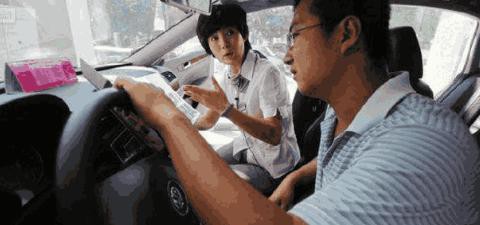 卖出一辆10万的新车, 销售员最低会拿多少钱? 说出来你都不敢相信