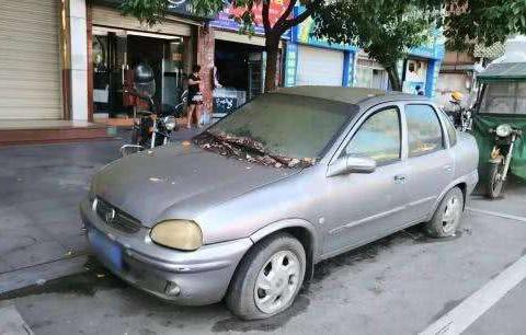 机场有辆奥迪停6年, 停车费达50万元, 工作人员: 人回来钱不要