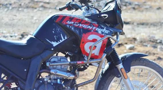 阿普利亚 Terra 150 ADV的6000公里长测，激进的小排量探险先驱