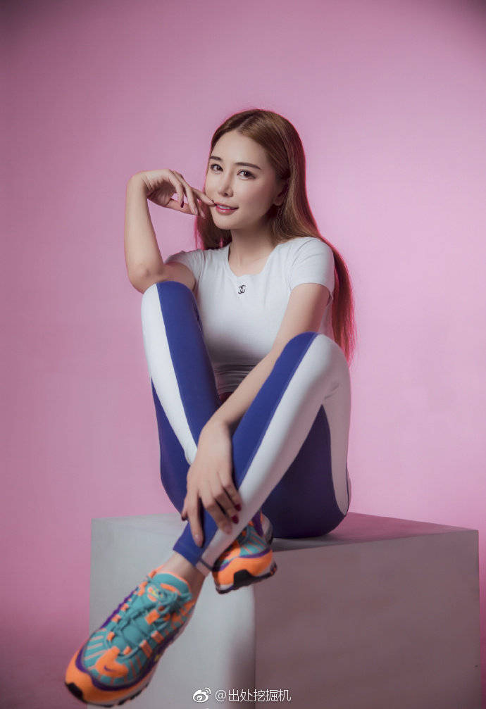 于朦胧面瘫脸演技争议 颜值与整容疑云解析