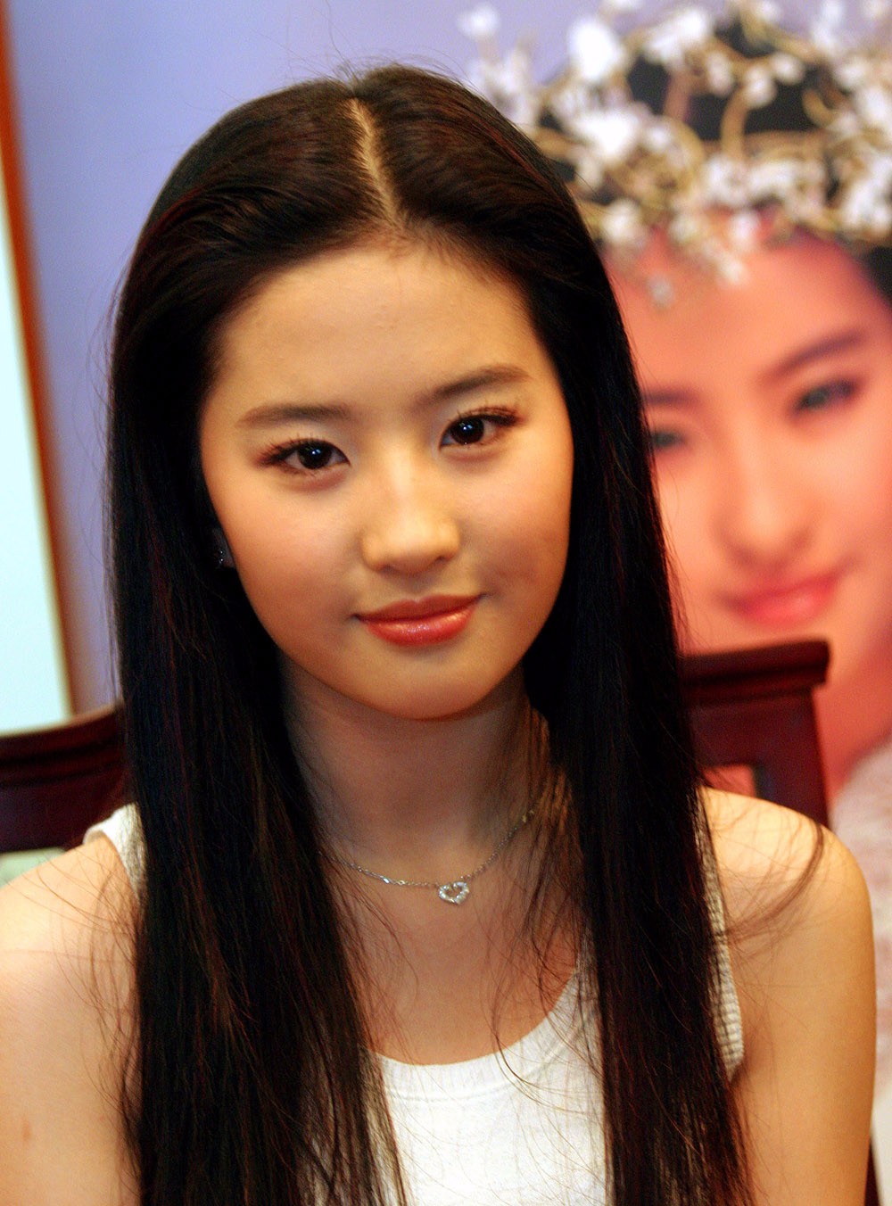 千年花木兰十年刘亦菲 高清美图还原10年前刘